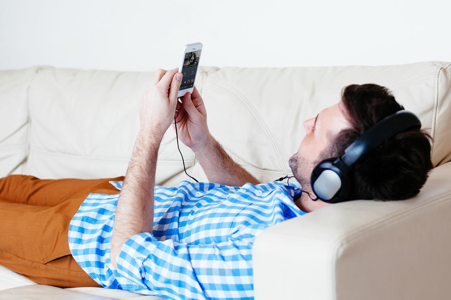 Streaming Music Sales Beats Physical Music Sales in first half of 2015, reveals RIAA